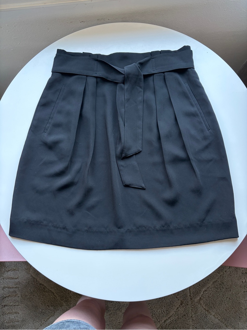 Adorable H&M Women's Black Tie-Waist Pleated Skirt, EUC!